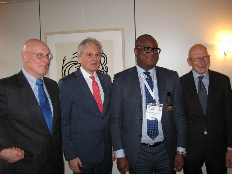 Van links naar rechts: Mr. Jurjen S. Pen, Mr. Paul W.L. Russell, Mr. Augustine Alegeh SAN, and Mr. Pieter van Regteren Altena