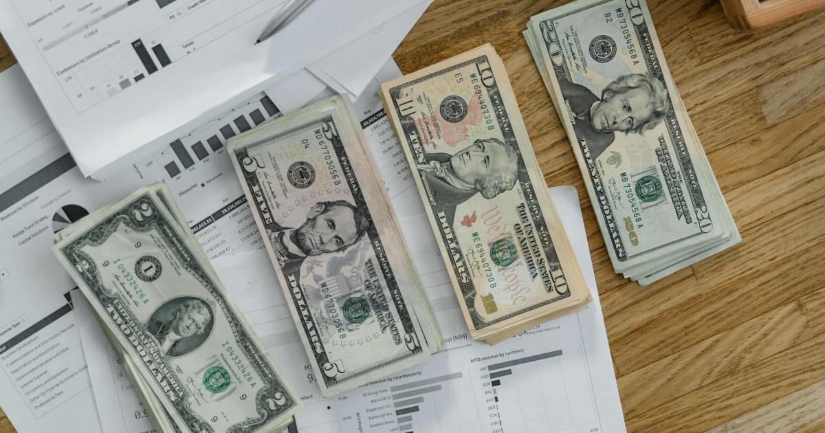 Earn-out bij overname: de positie van de voormalige DGA | Russell Advocaten Amsterdam earn-out
